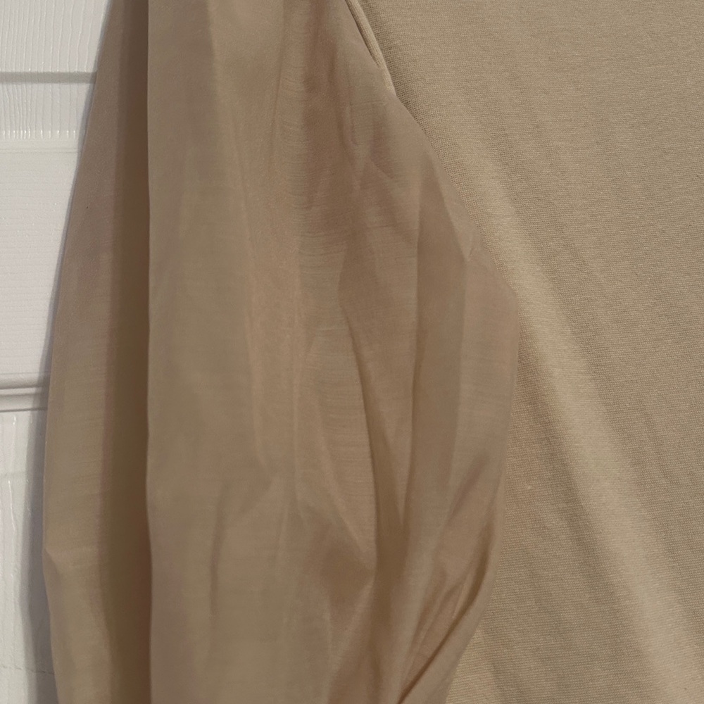 BNWTS Levi's Beige Sheer Sleeve Slim Fit Blouse, Sz Small - Picture 6 of 9